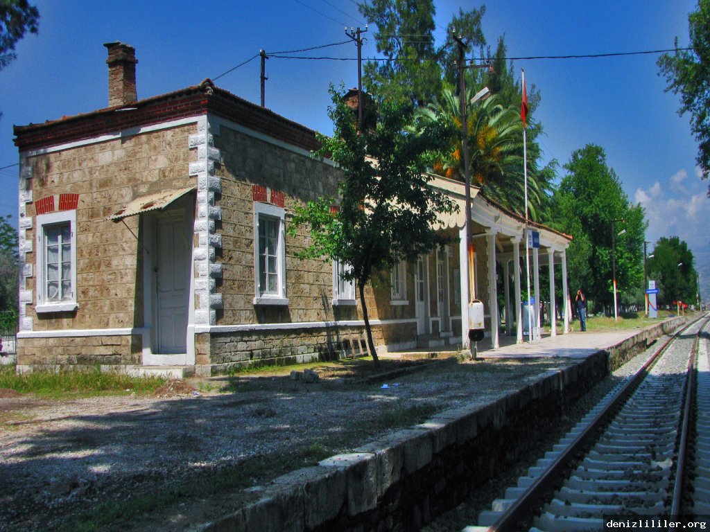 Sarayköy tren istasyonu