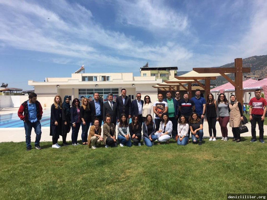 Buharkent Belediye Başkanı Mehmet Erol Denizlili gençleri ağırladı